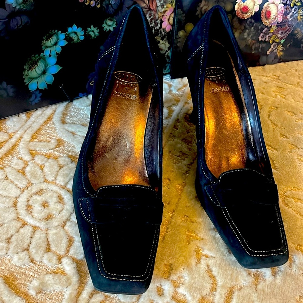 Joan&David CIRCA comfort suede 3” heels